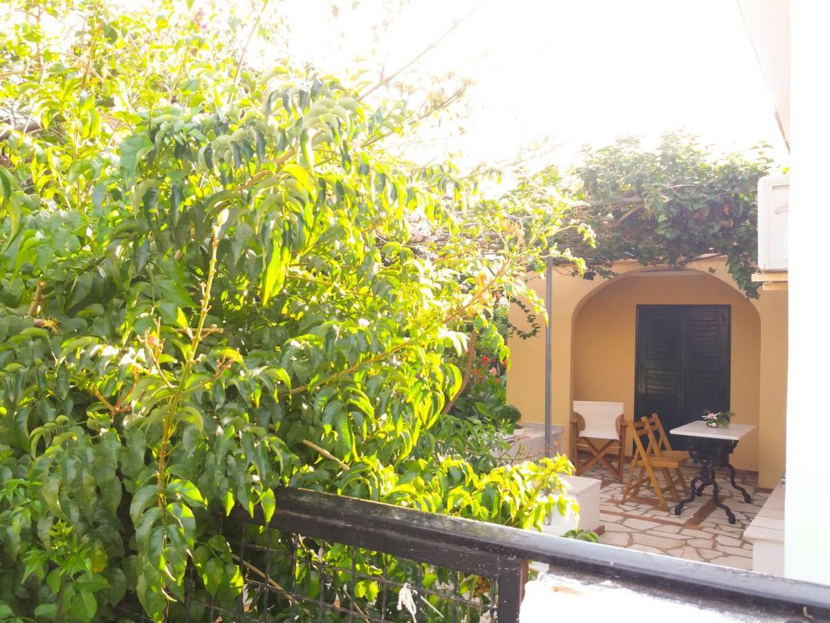 House With Garden Near The Sea Apartment Agia Efimia Exterior photo